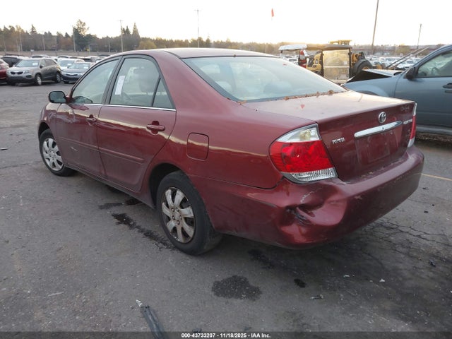 2005 TOYOTA CAMRY 4T1BE32KX5U408768 Photo 2