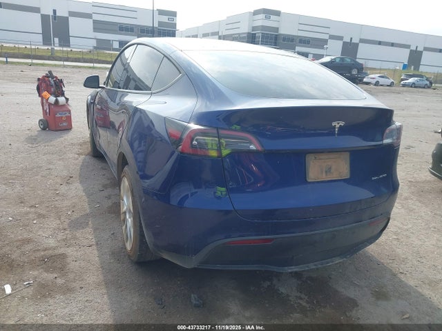 2023 TESLA MODEL Y 7SAYGDEE6PA025698 Photo 2