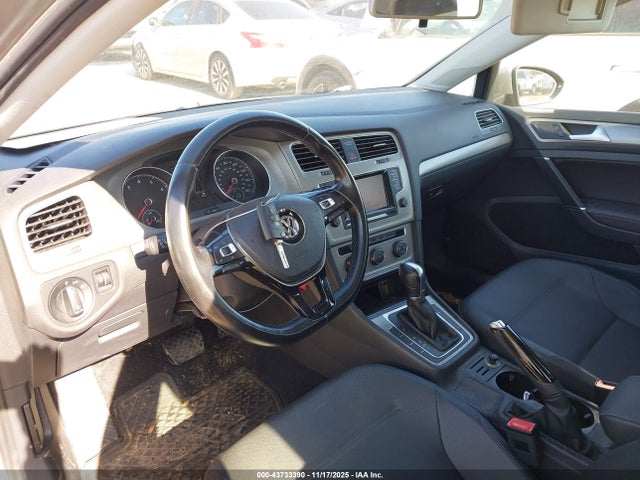 Продажа на аукционе авто 2015 Volkswagen Golf Tsi S 4-door, vin: 3VW217AU2FM018468, номер лота: 43733390