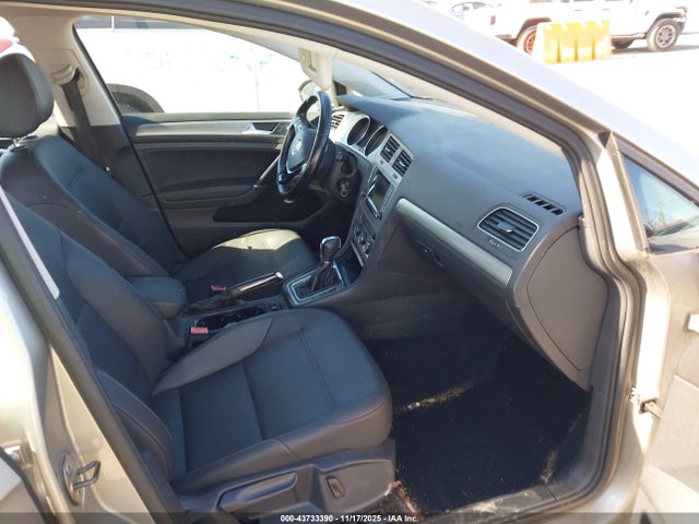 Продажа на аукционе авто 2015 Volkswagen Golf Tsi S 4-door, vin: 3VW217AU2FM018468, номер лота: 43733390
