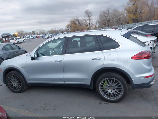 Porsche Cayenne E-hybrid S 2016 WP1AE2A24GLA60985 Image 14