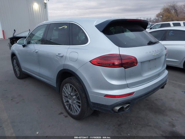 2016 PORSCHE CAYENNE E-HYBRID WP1AE2A24GLA60985 Photo 2