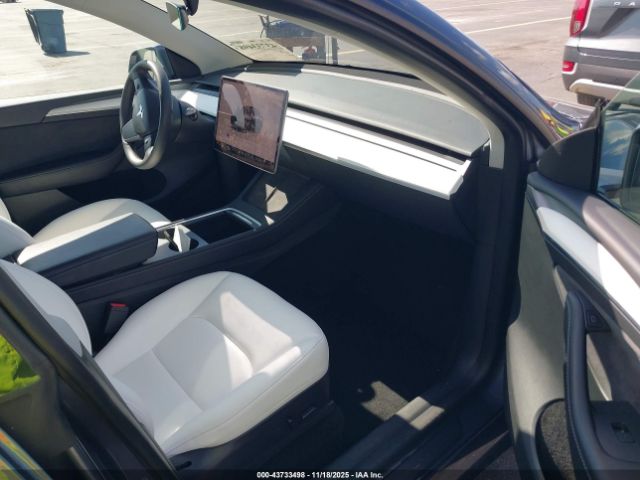 2023 TESLA MODEL Y 7SAYGDEF8PF700852 Photo 4