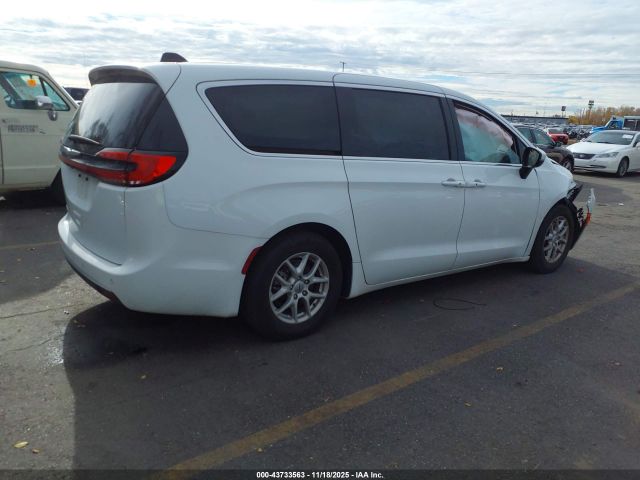 2023 CHRYSLER PACIFICA 2C4RC1FG5PR610811 Photo 3