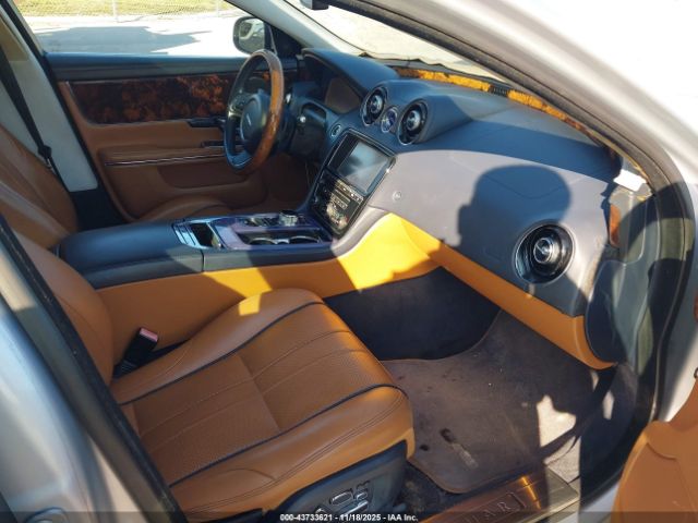 2011 JAGUAR XJ SAJWA2GB9BLV13390 Photo 4