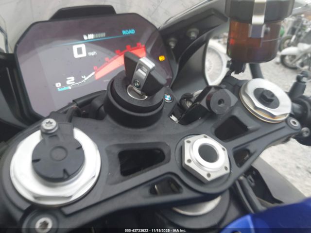 2022 BMW S 1000 WB10E2303N6F39094 Photo 10