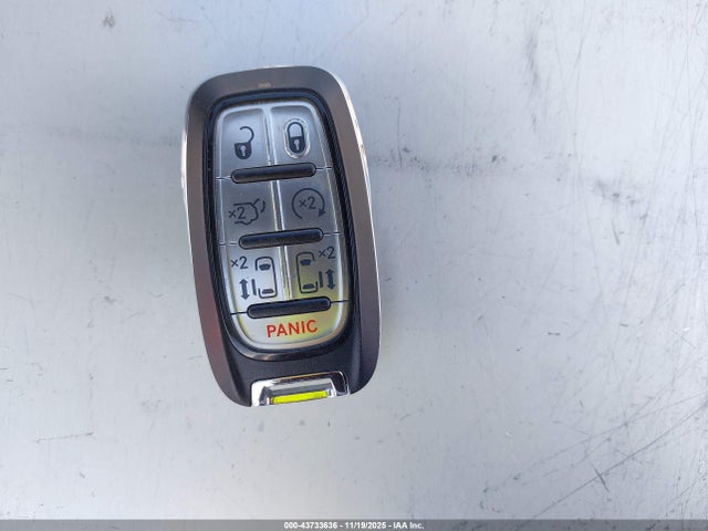 2022 CHRYSLER PACIFICA HYBRID 2C4RC1L76NR205543 Photo 10