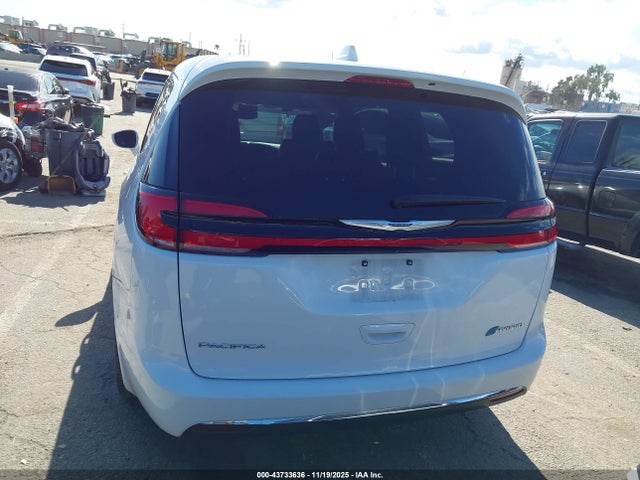 Chrysler Pacifica Hybrid Touring L 2022 2C4RC1L76NR205543 Image 16