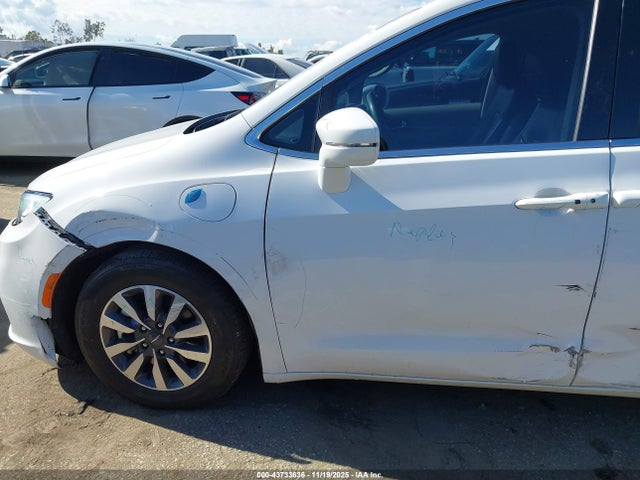 2022 CHRYSLER PACIFICA HYBRID 2C4RC1L76NR205543 Photo 5