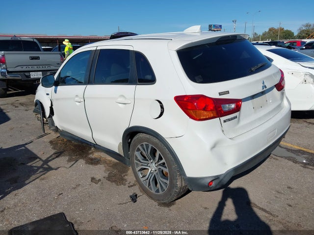 2017 MITSUBISHI OUTLANDER SPORT JA4AP3AU3HZ008615 Photo 2