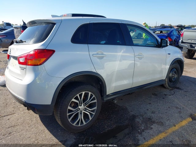 2017 MITSUBISHI OUTLANDER SPORT JA4AP3AU3HZ008615 Photo 3