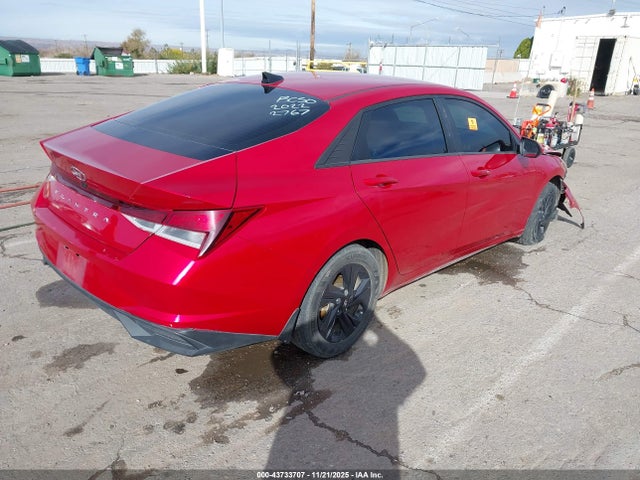 5NPLS4AG0NH082767 Hyundai ELANTRA SEL