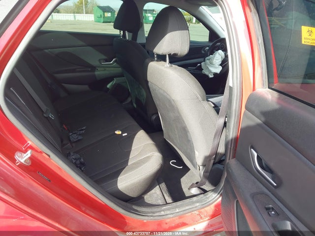5NPLS4AG0NH082767 Hyundai ELANTRA SEL
