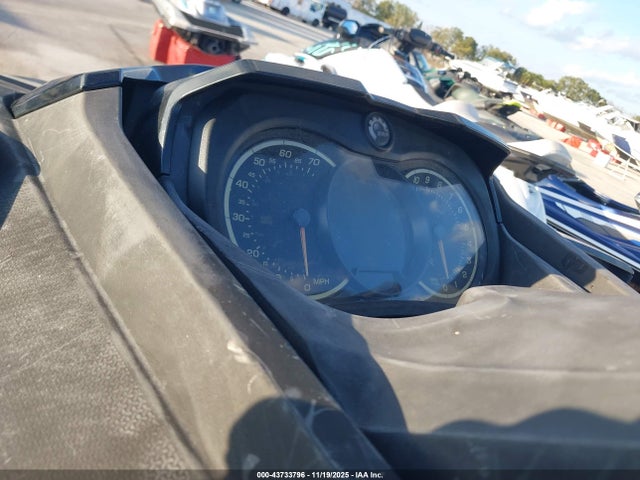 2020 SEADOO GTX-300 LIMITED YDV41200A020 Photo 6