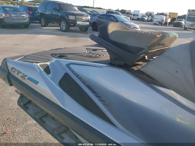 2020 SEADOO GTX-300 LIMITED YDV41200A020 Photo 7