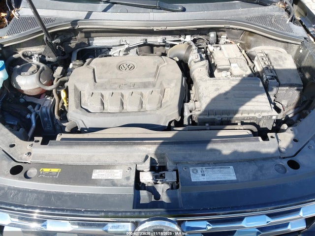 3VV3B7AX5LM124845 Volkswagen Tiguan 2.0t Se/2.0t Se R-line Black/2.0t Sel