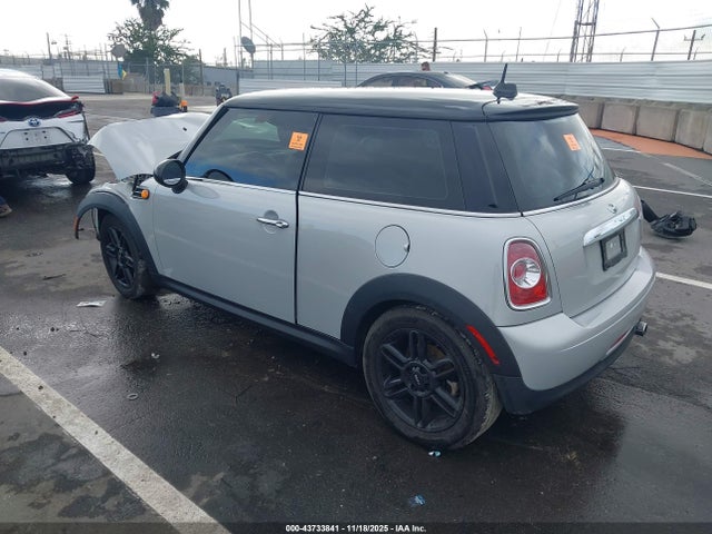 2013 MINI HARDTOP WMWSU3C50DT683941 Photo 2