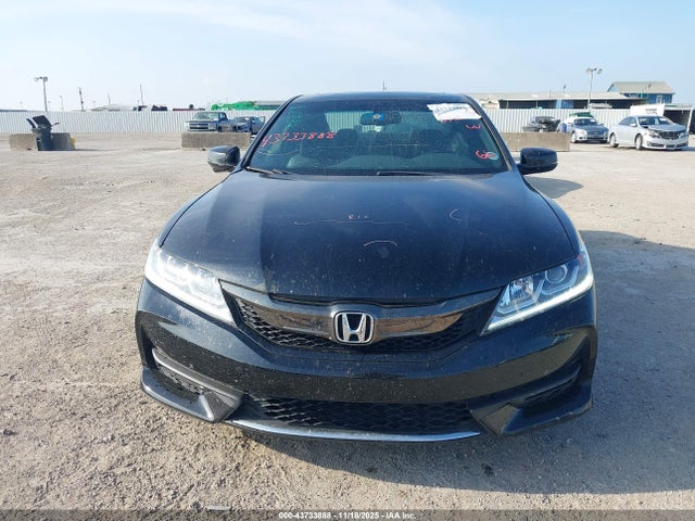 43733888 :رقم المزاد ، 1HGCT1B84HA008994 vin ، 2017 Honda Accord Ex-l مزاد بيع