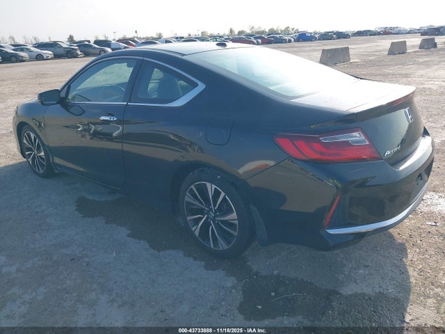 43733888 :رقم المزاد ، 1HGCT1B84HA008994 vin ، 2017 Honda Accord Ex-l مزاد بيع