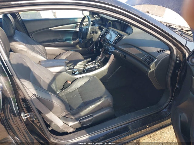 43733888 :رقم المزاد ، 1HGCT1B84HA008994 vin ، 2017 Honda Accord Ex-l مزاد بيع