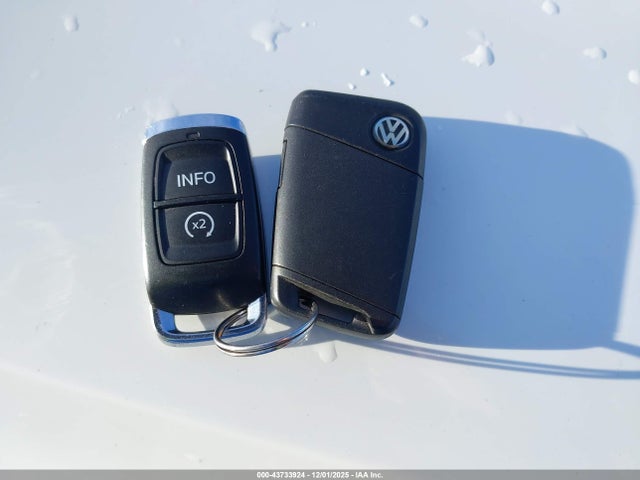 Продажа на аукционе авто 2020 Volkswagen Jetta 1.4t R-line/1.4t S/1.4t Se, vin: 3VWCB7BU2LM050008, номер лота: 43733924