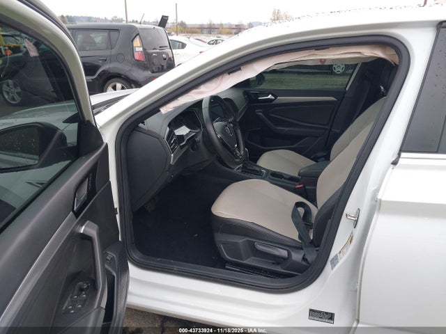 Продажа на аукционе авто 2020 Volkswagen Jetta 1.4t R-line/1.4t S/1.4t Se, vin: 3VWCB7BU2LM050008, номер лота: 43733924