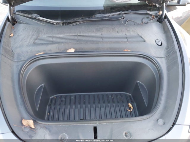 2021 TESLA MODEL Y 5YJYGDEF2MF270549 Photo 9