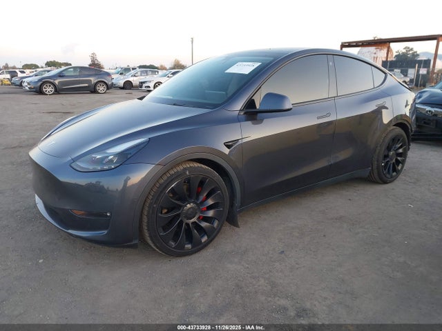 2021 TESLA MODEL Y 5YJYGDEF2MF270549 Photo 1