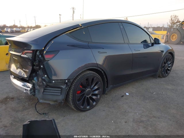 2021 TESLA MODEL Y 5YJYGDEF2MF270549 Photo 3