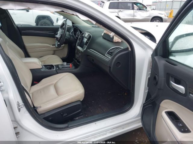 2017 CHRYSLER 300 2C3CCAAG2HH630846 Photo 4