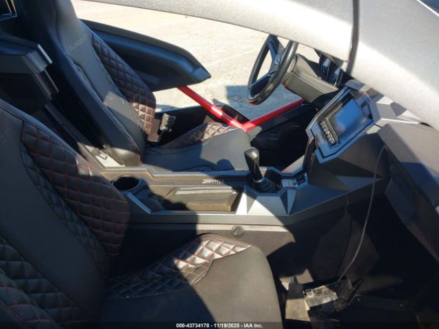 2018 POLARIS SLINGSHOT 57XAAPFA2J8127501 Photo 4