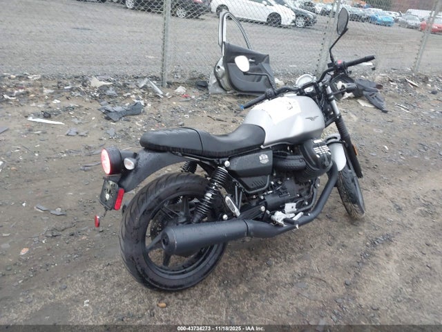 2022 MOTO GUZZI V7 ZGUKZUA07NM000904 Photo 3