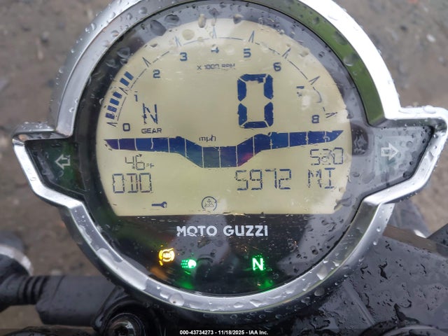 2022 MOTO GUZZI V7 ZGUKZUA07NM000904 Photo 6