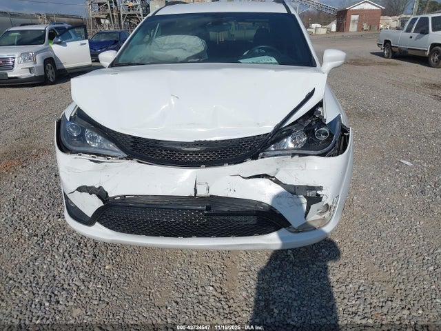 43734547 :رقم المزاد ، 2C4RC1FG4JR334032 vin ، 2018 Chrysler Pacifica Touring Plus مزاد بيع