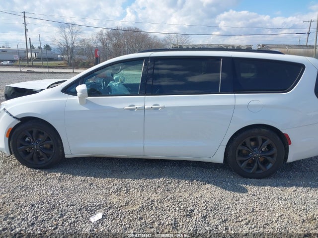 43734547 :رقم المزاد ، 2C4RC1FG4JR334032 vin ، 2018 Chrysler Pacifica Touring Plus مزاد بيع