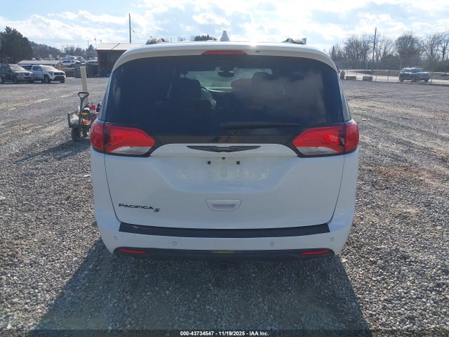 43734547 :رقم المزاد ، 2C4RC1FG4JR334032 vin ، 2018 Chrysler Pacifica Touring Plus مزاد بيع