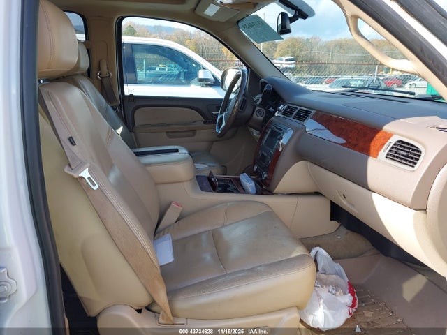 Продаж на аукціоні авто 2011 Chevrolet Tahoe Ltz, vin: 1GNSKCE02BR284945, номер лоту: 43734628