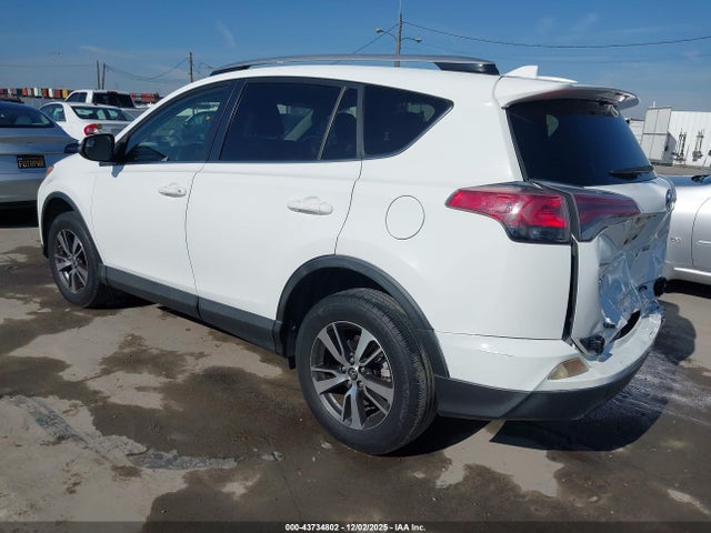 Toyota Rav4 Xle 2016 JTMWFREV5GJ093782 Image 3