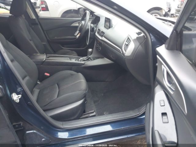 2018 MAZDA MAZDA3 3MZBN1U79JM194580 Photo 4