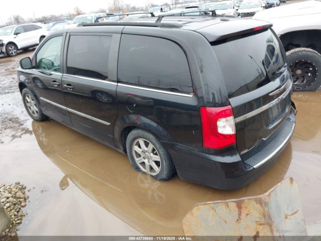 2011 CHRYSLER TOWN & COUNTRY 2A4RR5DG8BR624570 Photo 2
