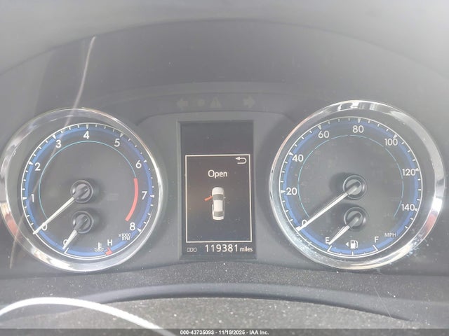 5YFBURHE1JP811721 Toyota COROLLA SE