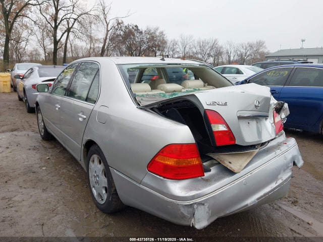 2002 LEXUS LS 430 JTHBN30F420090089 Photo 2
