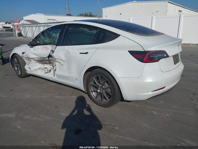 2022 TESLA MODEL 3 5YJ3E1EB3NF246922 Photo 2
