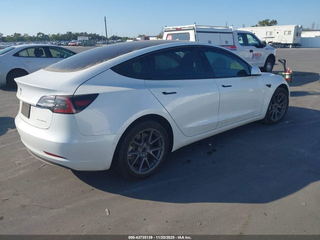 2022 TESLA MODEL 3 5YJ3E1EB3NF246922 Photo 3