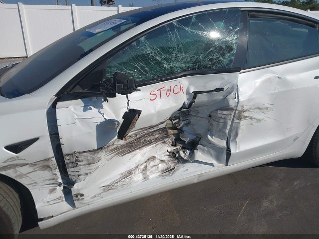 2022 TESLA MODEL 3 5YJ3E1EB3NF246922 Photo 5