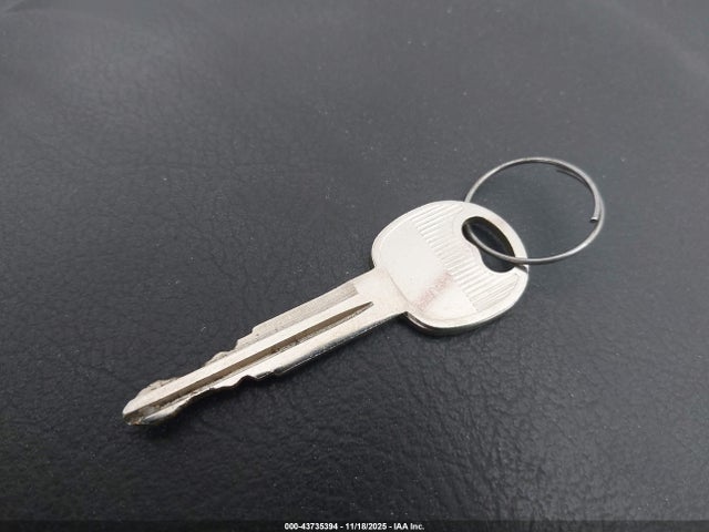 2005 KIA SORENTO KNDJD733655408729 Photo 10