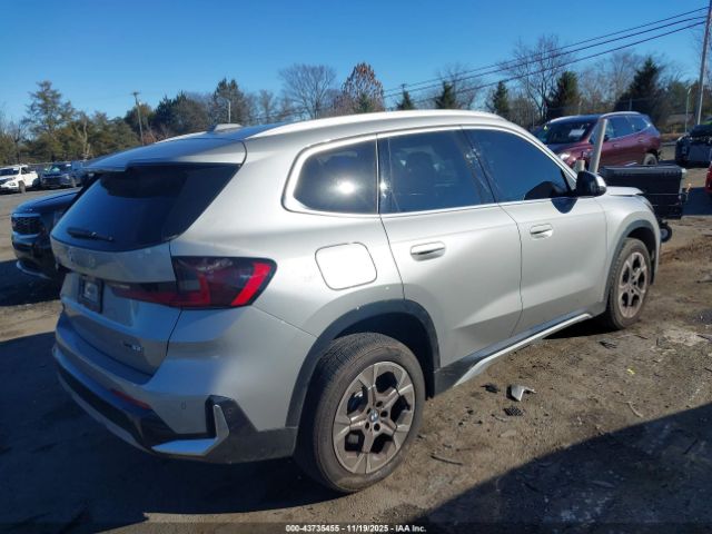 2024 BMW X1 WBX73EF03R5Z21495 Photo 3