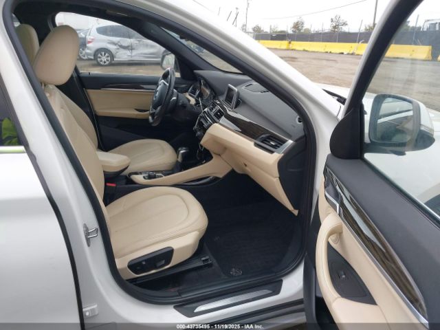 2016 BMW X1 WBXHT3C30GP884866 Photo 4