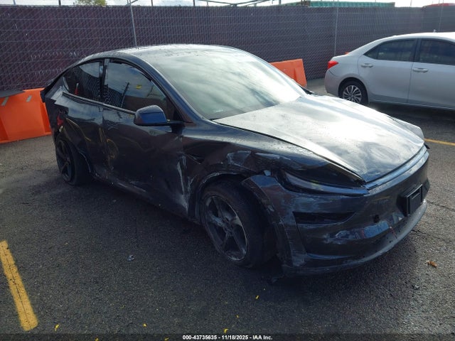 2026 TESLA MODEL Y 7SAYGDED2TF385362 Photo 0