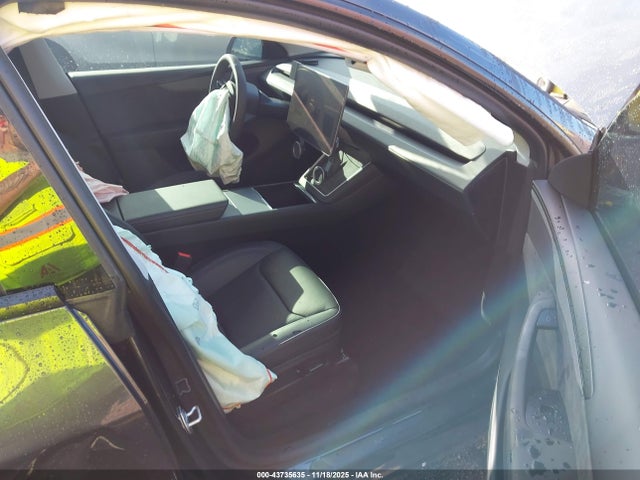 2026 TESLA MODEL Y 7SAYGDED2TF385362 Photo 4